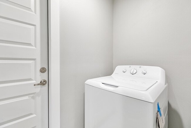 Building Photo - 4 Augusta Dr