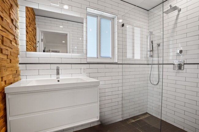 Building Photo - 4215 Roosevelt St