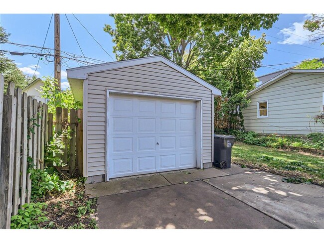 Building Photo - 1538 Selby Ave