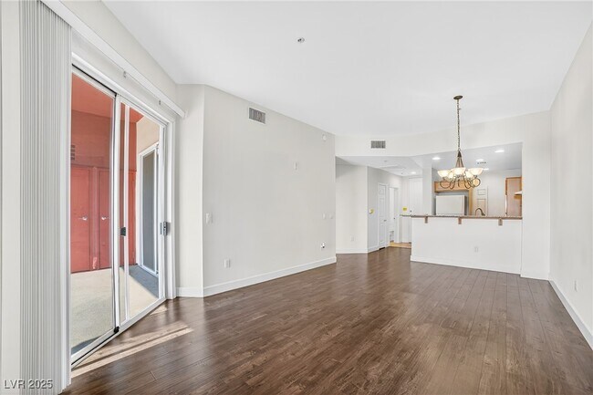 Building Photo - 87 E Agate Ave