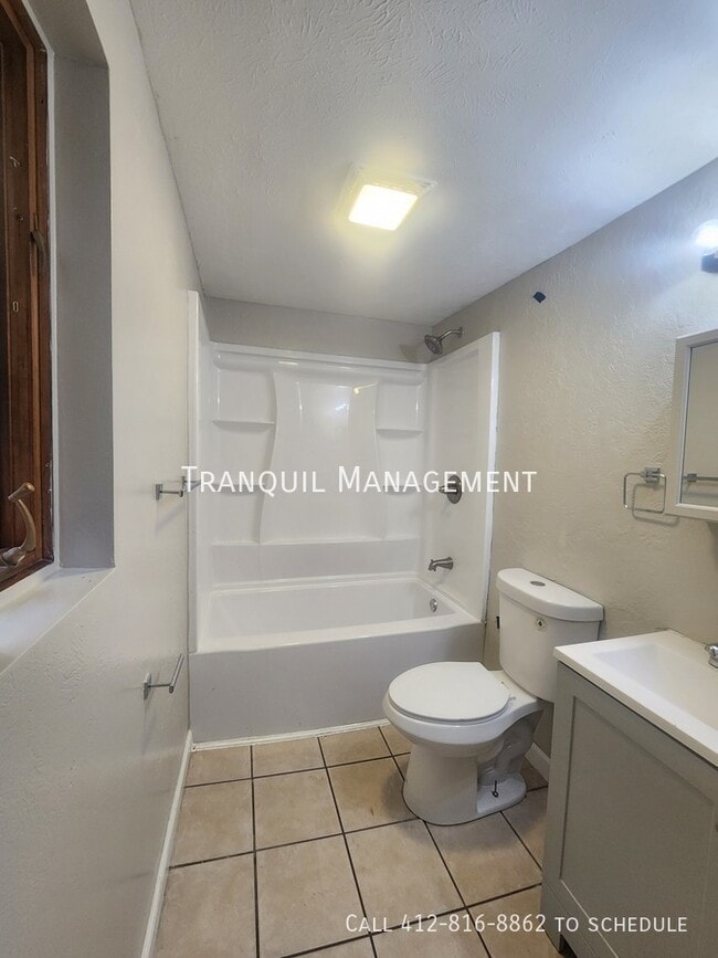 Building Photo - 542 Reed St