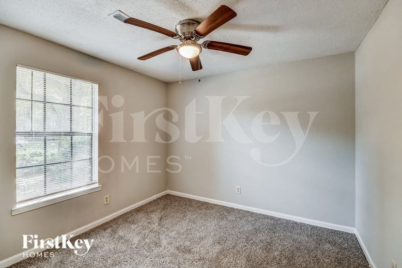 Building Photo - 2215 Pup Run