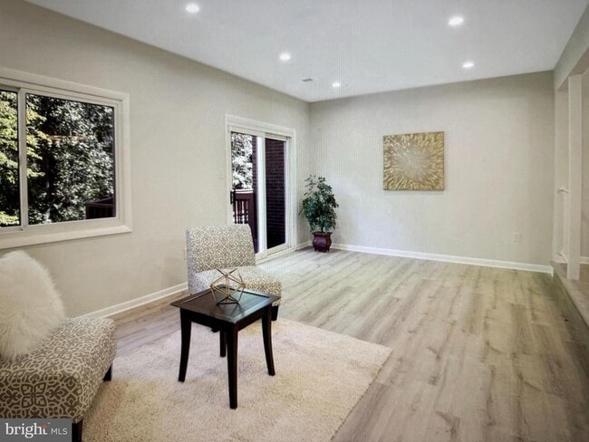 Building Photo - 3039 Mission Square Dr