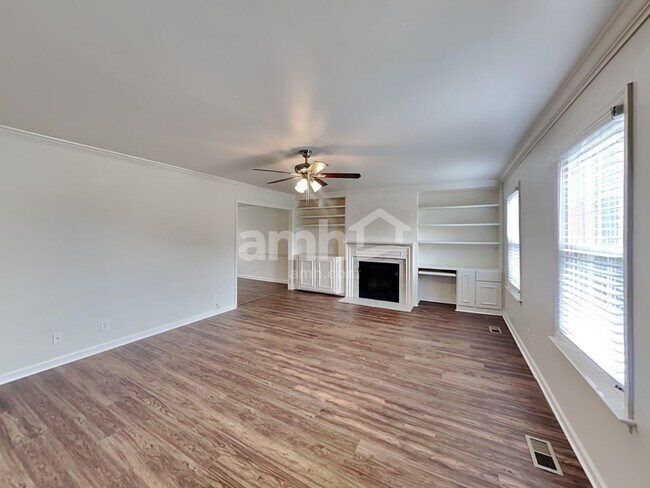 Building Photo - 524 Ryan Ave