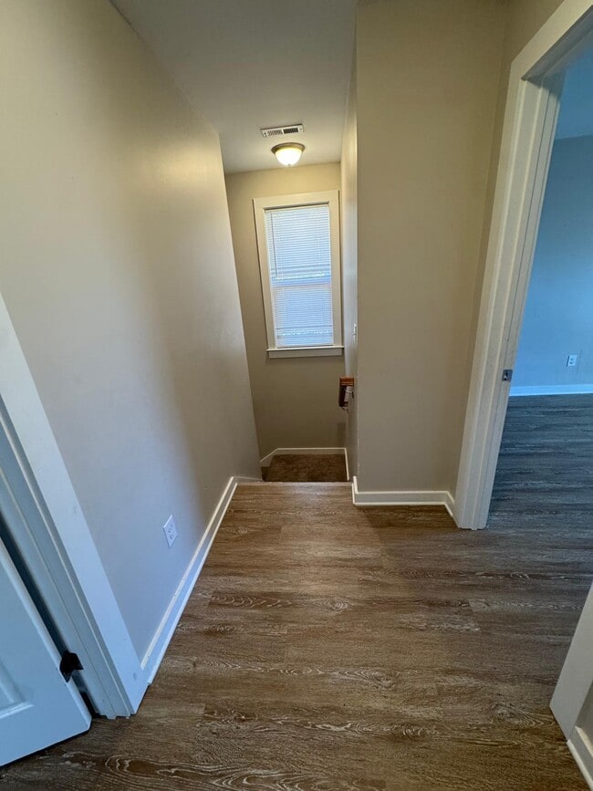 Building Photo - 1905 Grayson St