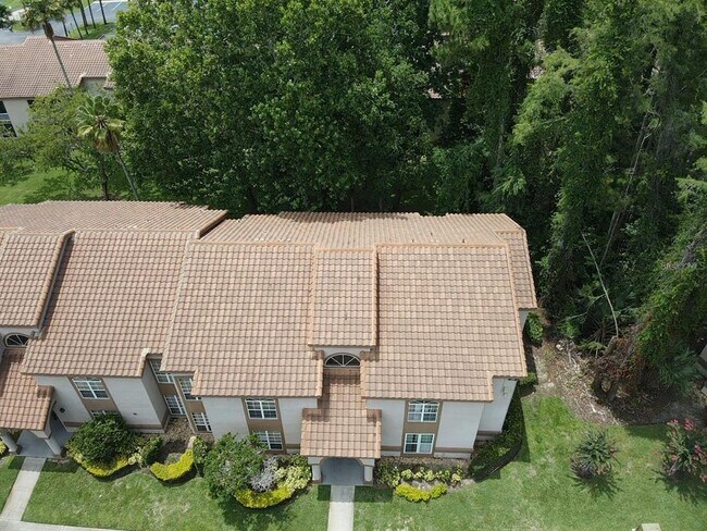 Building Photo - 4680 Sussex Terrace