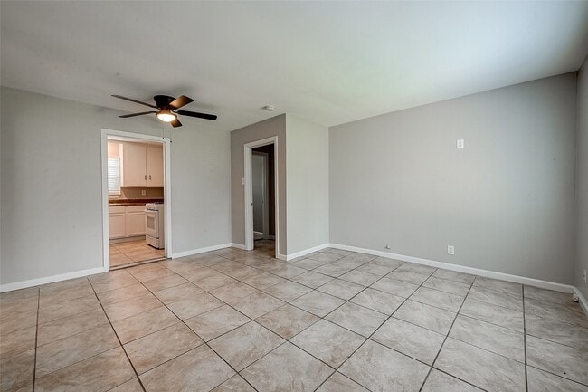 Building Photo - 7621 Sundown Dr