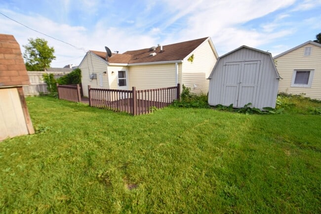 Building Photo - Mishawaka IN 2 bedroom home