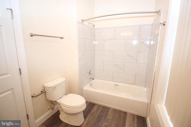 Building Photo - 1665 Kenton Rd