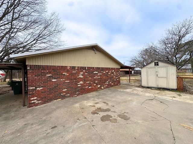 Building Photo - 200 Cedar Ln