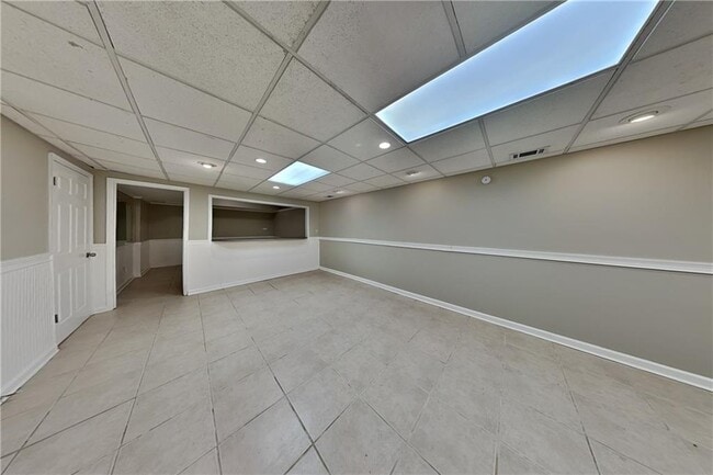 Building Photo - 355 Elbe Dr