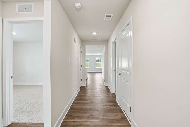 Building Photo - Welcome Home to This Beautiful 4-Bedroom Ranch-Style Gem