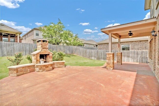 Building Photo - 617 Rancho Verde Dr