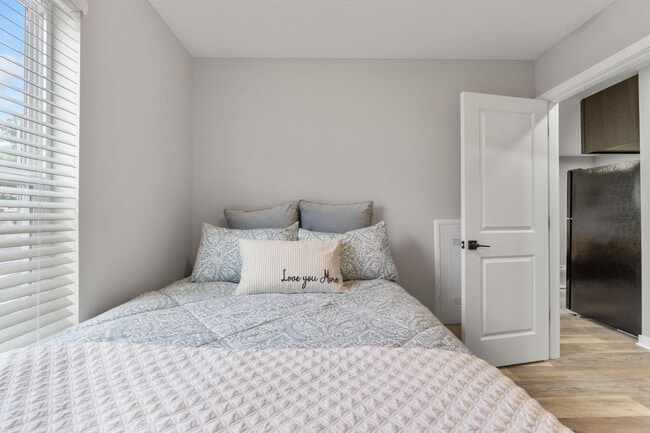 Building Photo - 382 N Franklin St