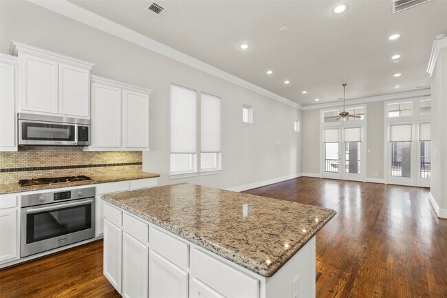 Building Photo - 2123 McIlhenny St