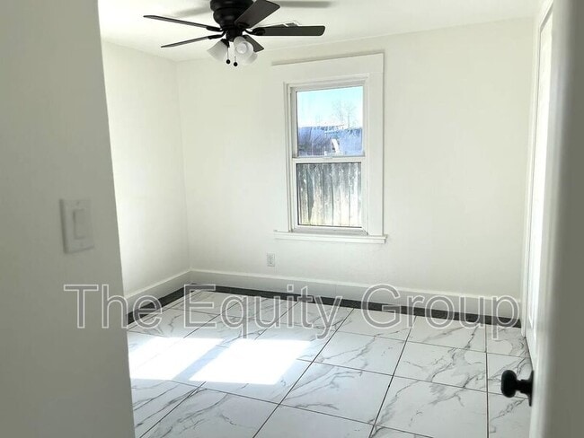 Building Photo - 303 Riverside Dr