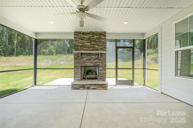 Building Photo - 2567 Cornelius Pl NW