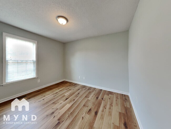 Building Photo - 173 Rose Ct