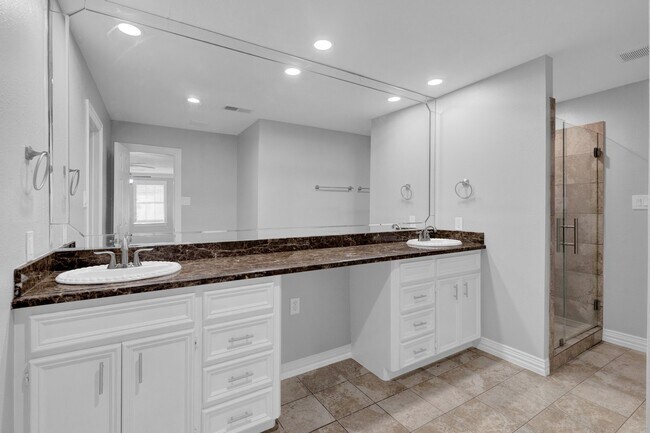 Building Photo - 4838 Delano St