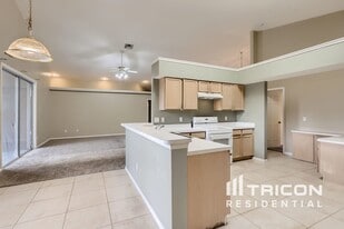 Building Photo - 9260 Beaver Cove
