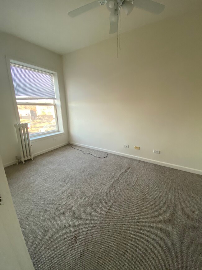 Building Photo - 3955 W Irving Park Rd