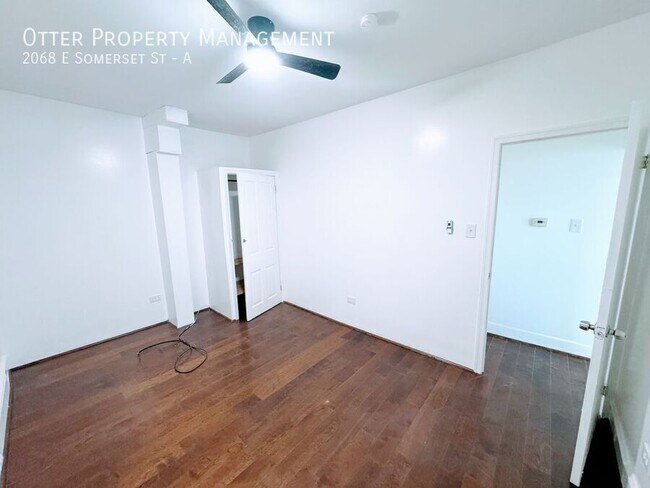 Building Photo - 2068 E Somerset St