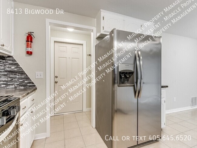 Building Photo - 8413 Bigwood Dr