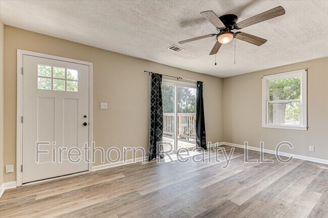 Building Photo - 1026 Weston St