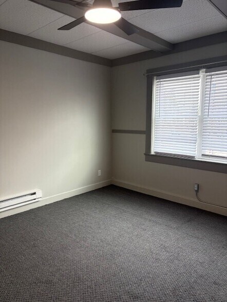 Building Photo - 820 N Main St