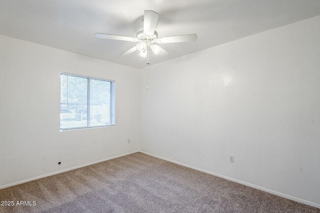 Building Photo - 16 W Loma Vista Dr