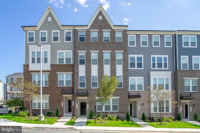 Building Photo - 14955 River Walk Way