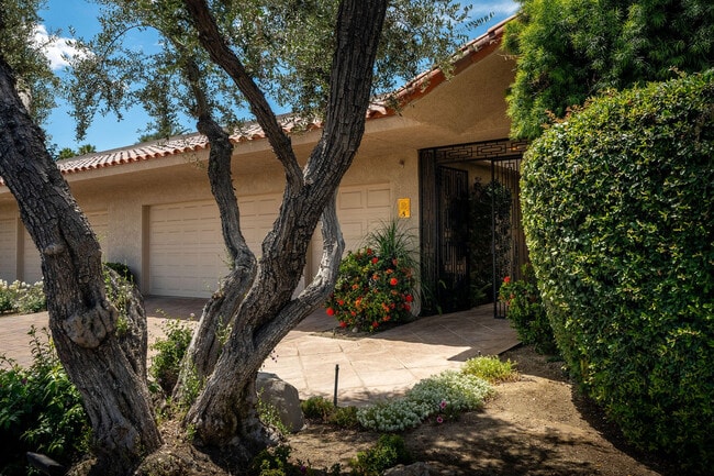Building Photo - 5 Stanford Dr