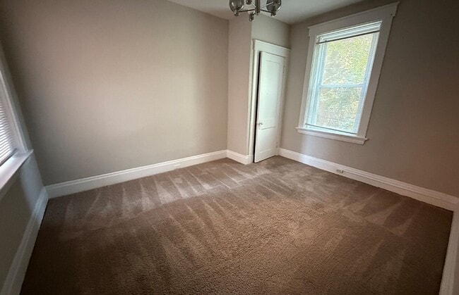 Interior Photo - 3238 Bishop St