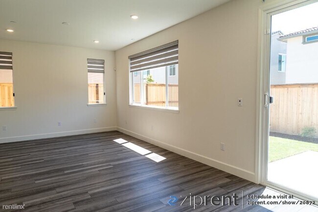 Building Photo - 4 br, 3 bath House - 4449 Tucker Drive, Fo...