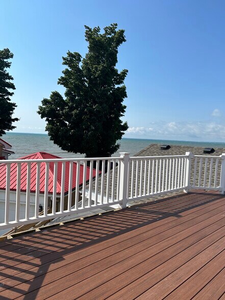Deck with Lake Erie view - 4188 Lake Shore Rd