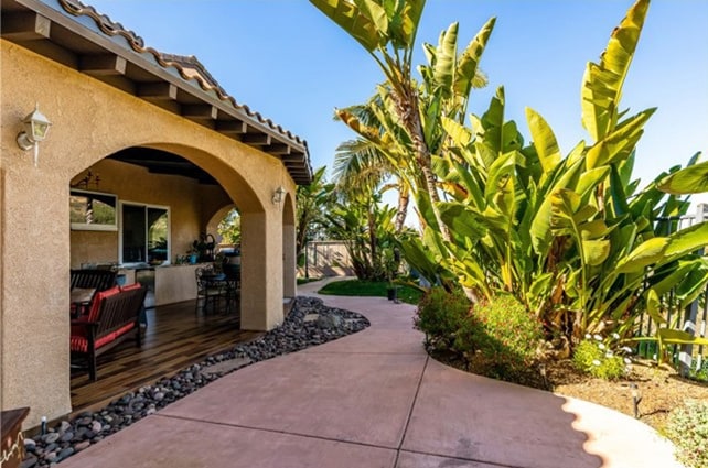 Building Photo - 6342 Paseo Descanso