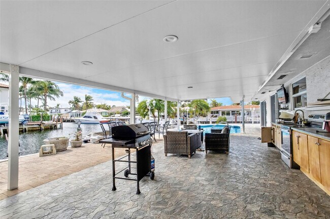 Building Photo - 1311 NE 27th Way