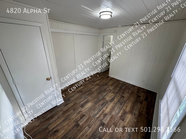 Building Photo - 4820 Alpha St
