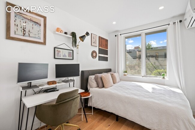 Building Photo - 109 Troutman St