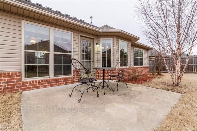 Building Photo - 6082 Cord Ave