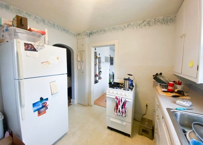 Building Photo - Italian Estates Property Management