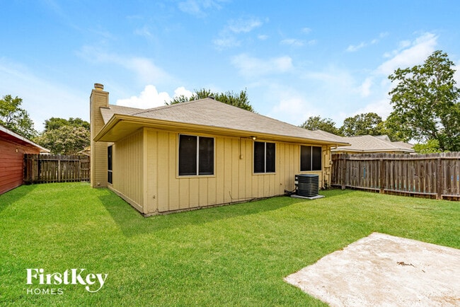Building Photo - 23614 Pebworth Pl