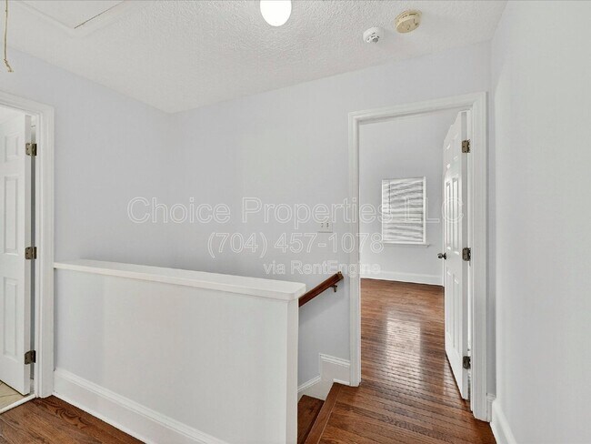 Building Photo - 8413 Red Setter Ln
