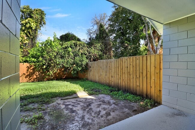 Building Photo - 521 Madrigal Ct