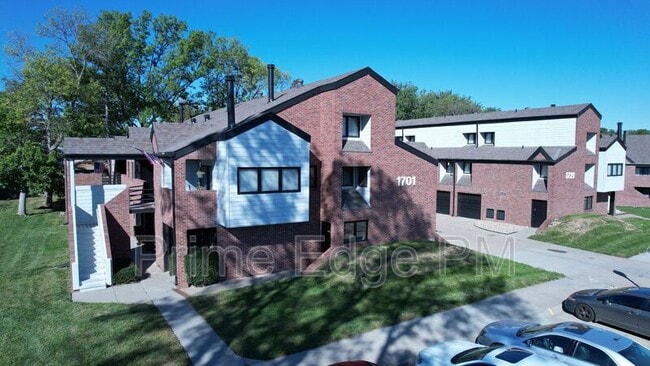 Building Photo - 1701 Ridgehaven Ct