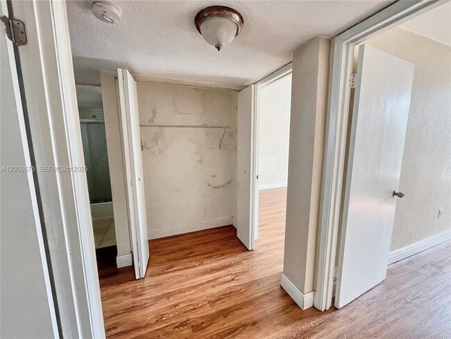 Building Photo - 8870 Fontainebleau Blvd