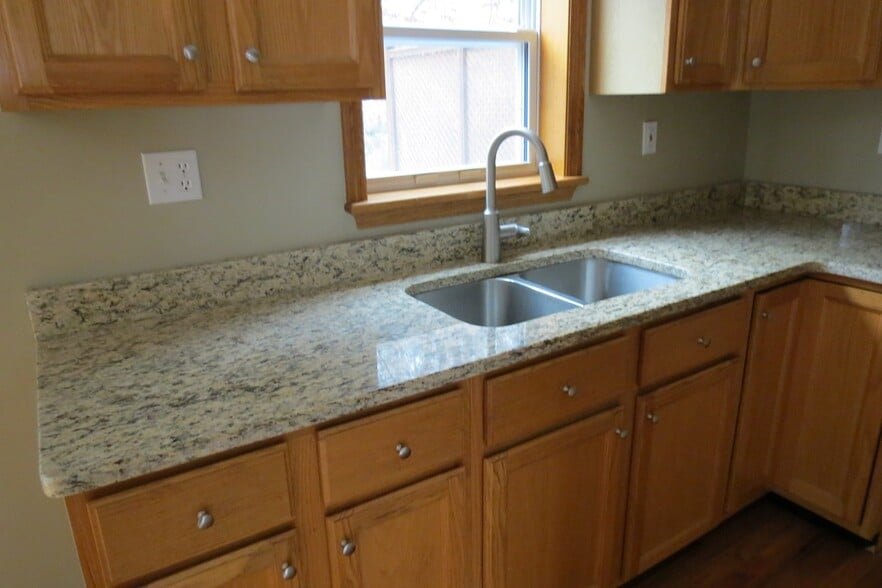 granite countertops - 109 Glendale Rd