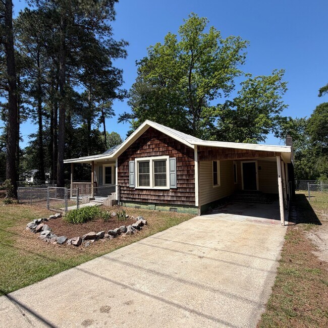 Building Photo - 6164 Highland Ave