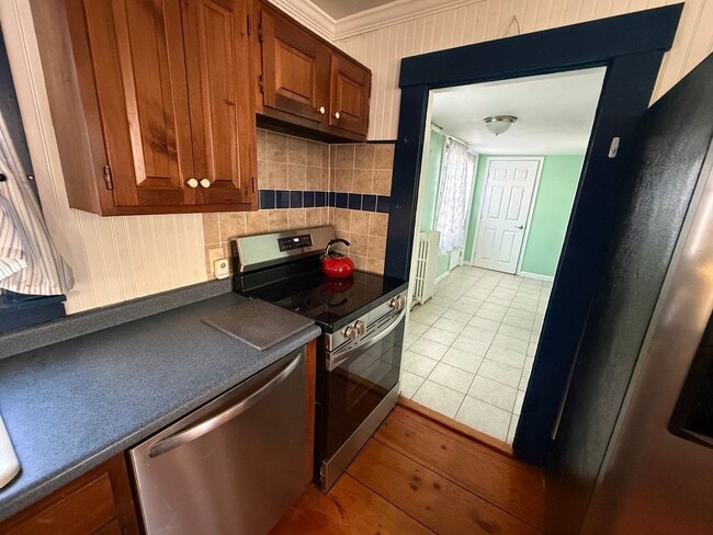 Building Photo - Spacious 4-Bedroom Home for Rent in Laconia – $2,095/month