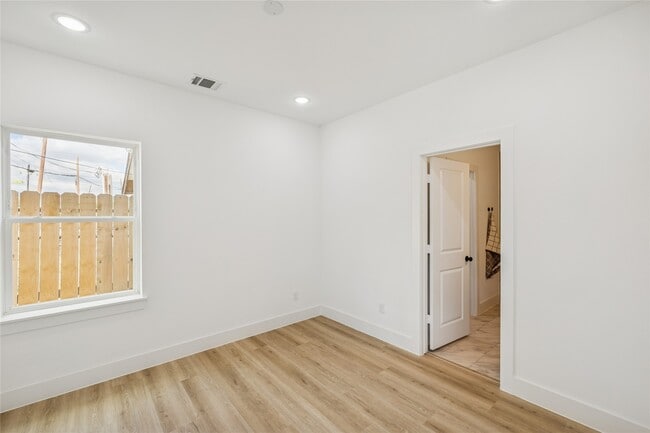 Building Photo - 111 Milby St